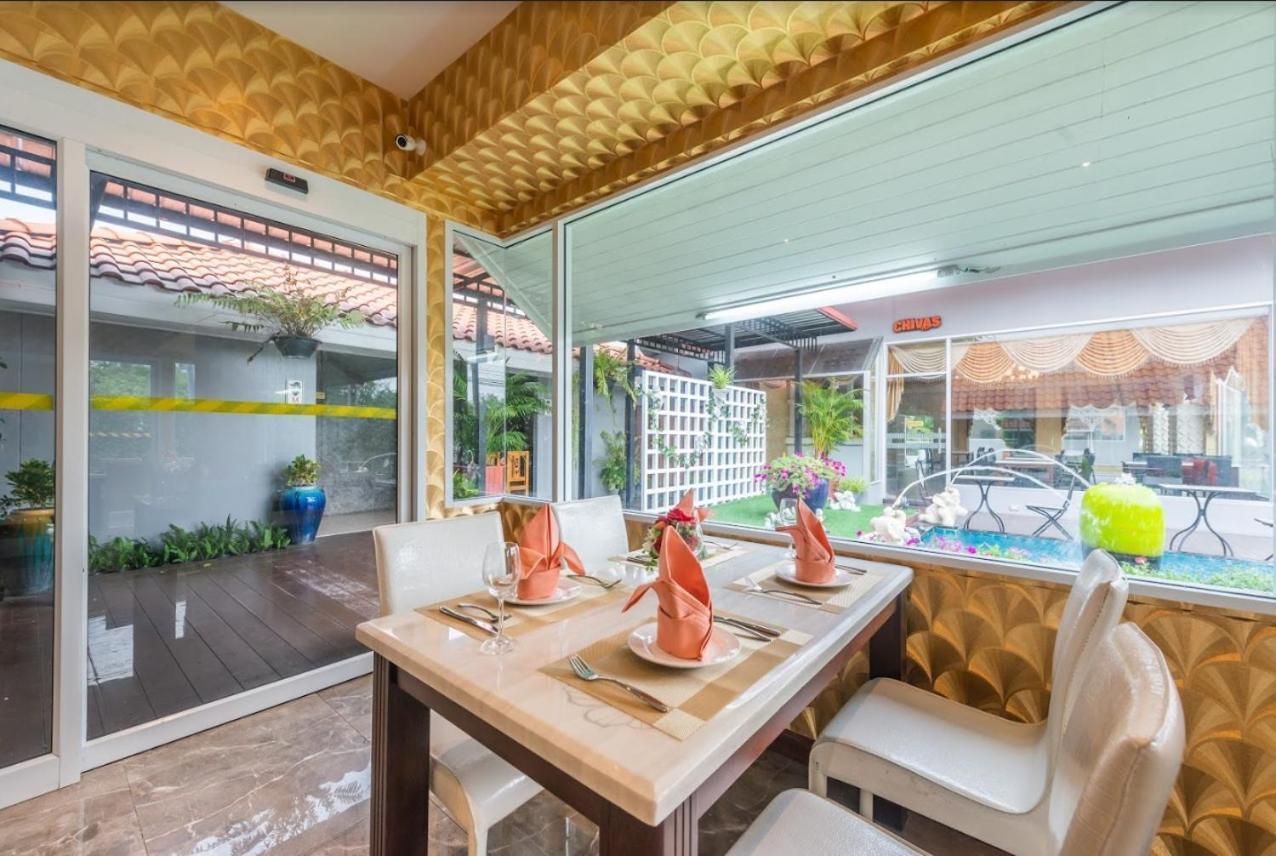 Napheera Royal Tel Hotel Ban Khlong Bang Krathiam Exterior foto