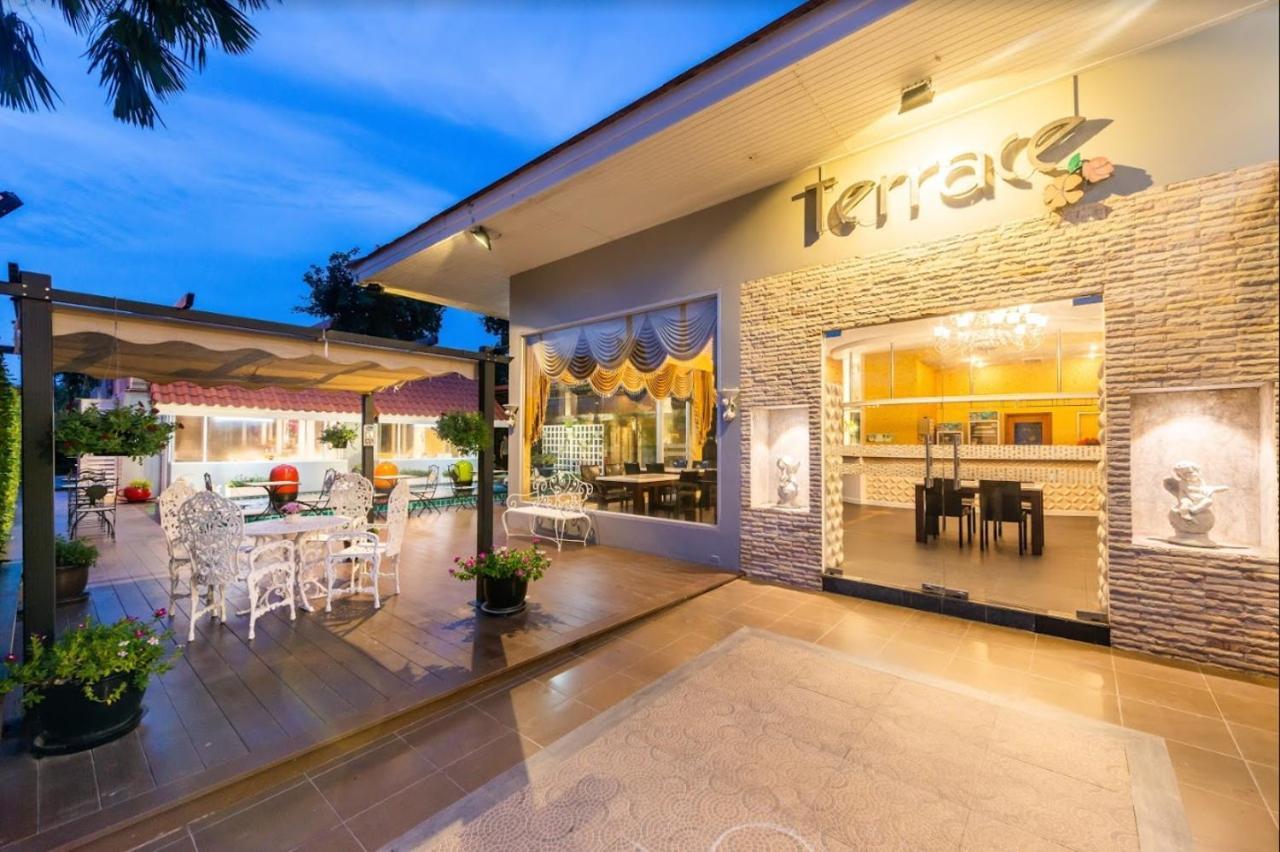 Napheera Royal Tel Hotel Ban Khlong Bang Krathiam Exterior foto